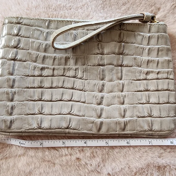 BRAHMIN Sally Wristlet Cosmetic Bag Taupe Gray Croc Embossed Leather - Picture 2 of 6